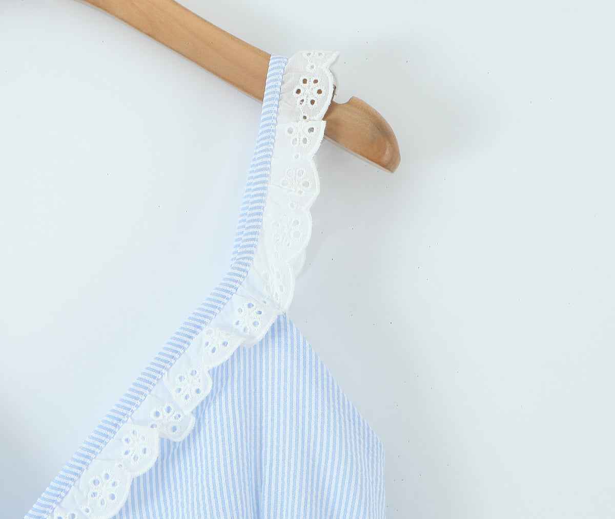 French Sweet Sexy V neck Lace Patchwork Stripes Suspender Lace Vacation Backless Dress