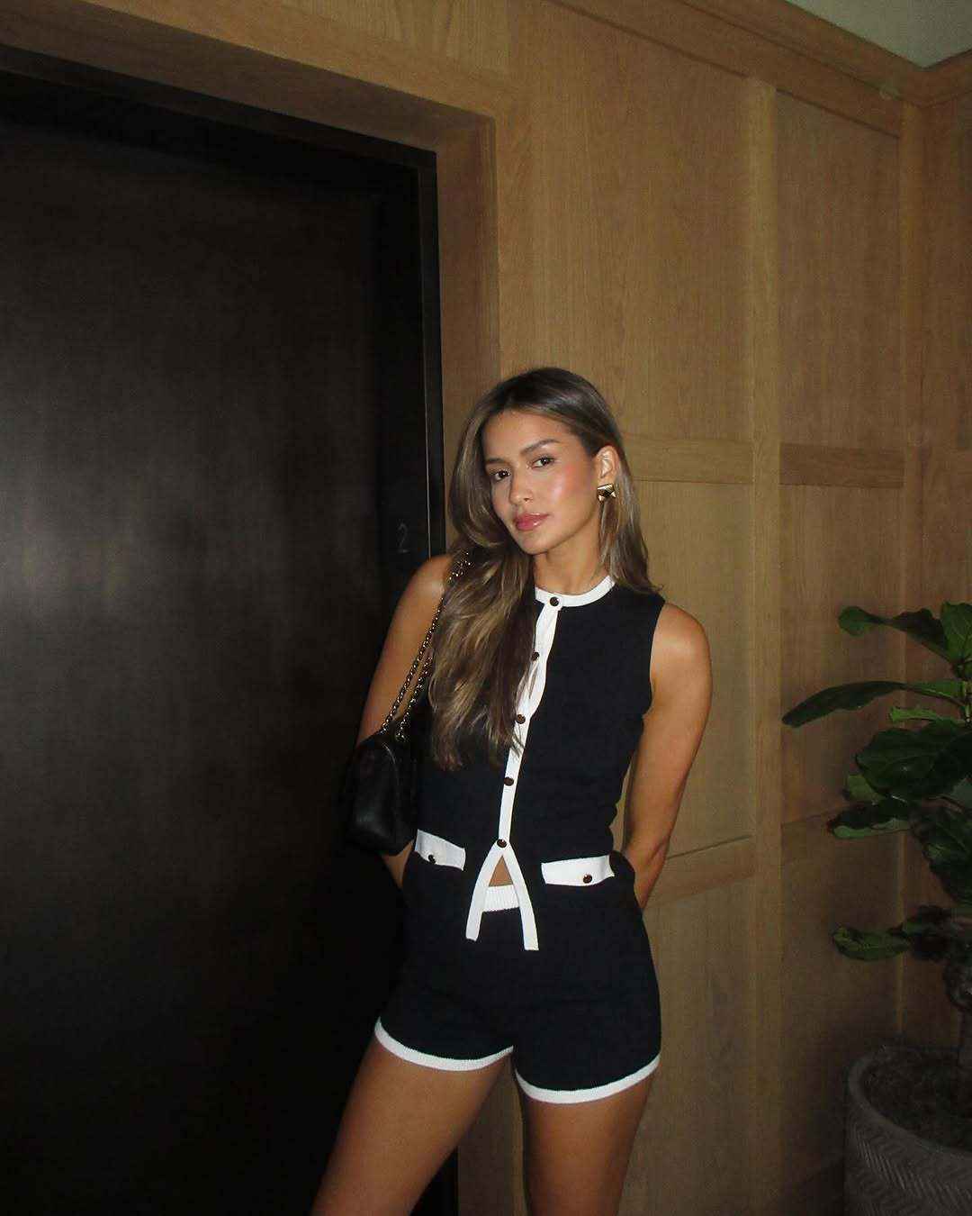 Classic Knitted Top Button Sleeveless Cardigan Vest Summer Knitting Two Piece Sets